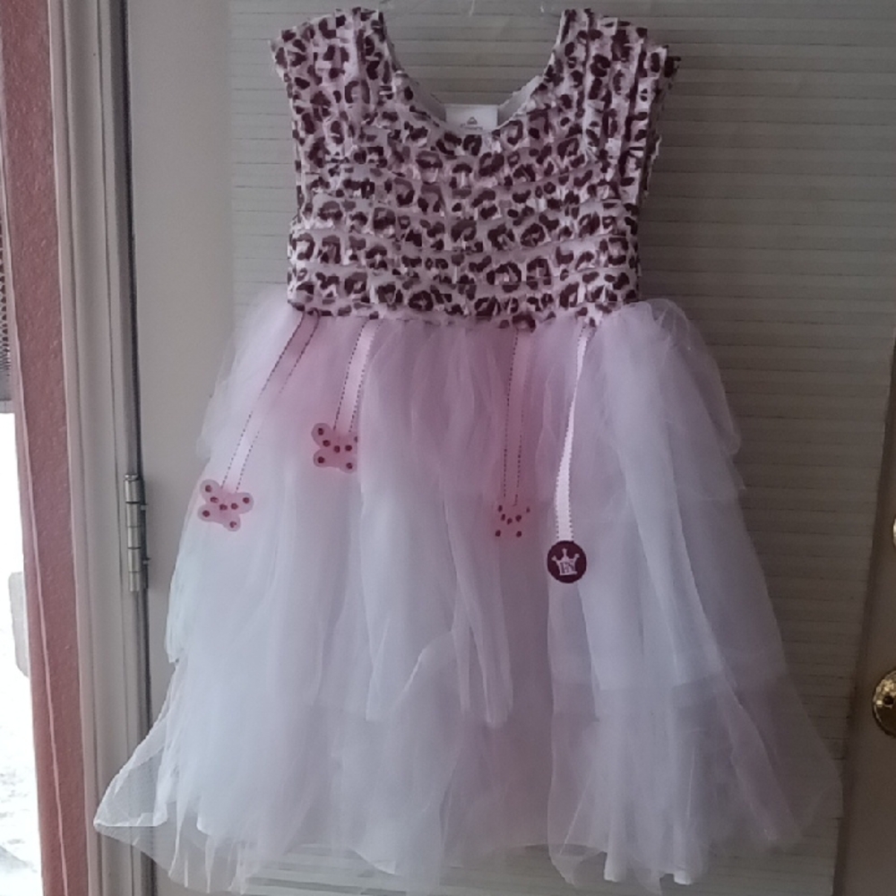 Casual Pink and White Dress with Leopard Print and Tulle Skirt